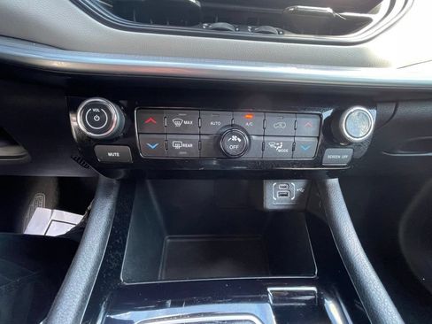 Certified 2025 Jeep Compass Limited AWD/4WD image 22