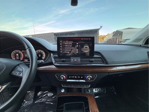 Used 2023 Audi Q5 2.0T Premium Plus w/ Premium Plus Package image 11