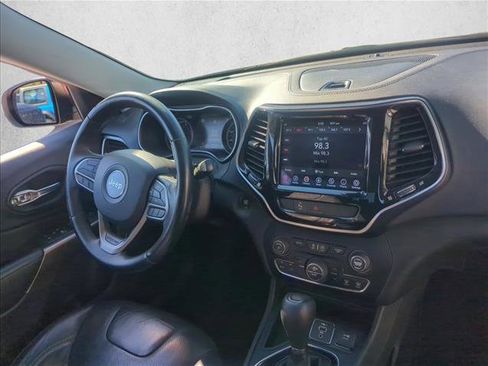 Used 2019 Jeep Cherokee Limited image 24