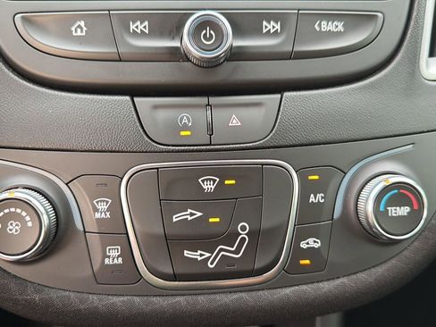 Used 2023 Chevrolet Malibu LS image 8