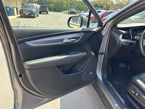 Used 2021 Cadillac XT5 Luxury image 12