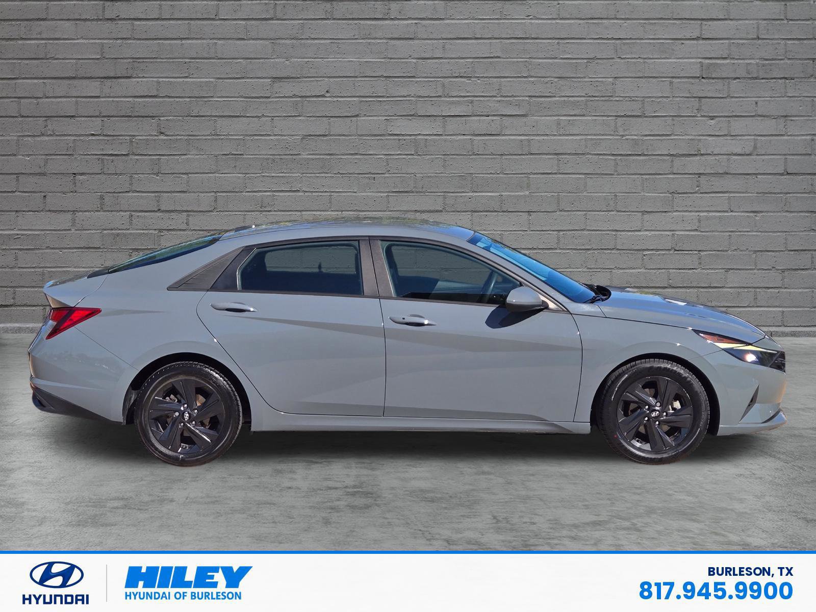 Used 2022 Hyundai Elantra SEL w/ Cargo Package FWD image 3