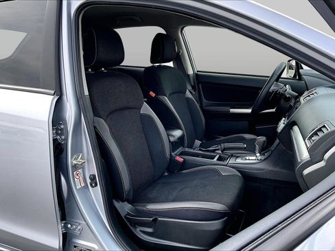 Used 2017 Subaru Crosstrek 2.0i Premium image 7