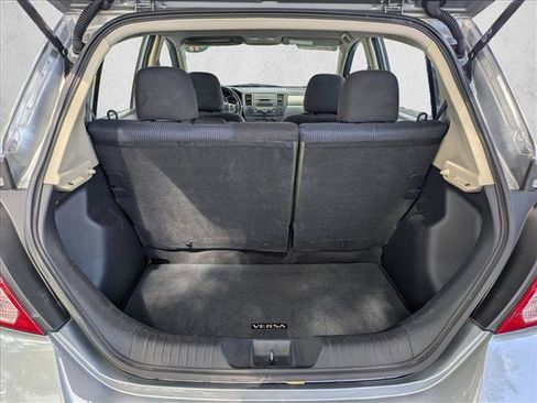 Used 2011 Nissan Versa Hatchback w/ Premium Pkg FWD image 6