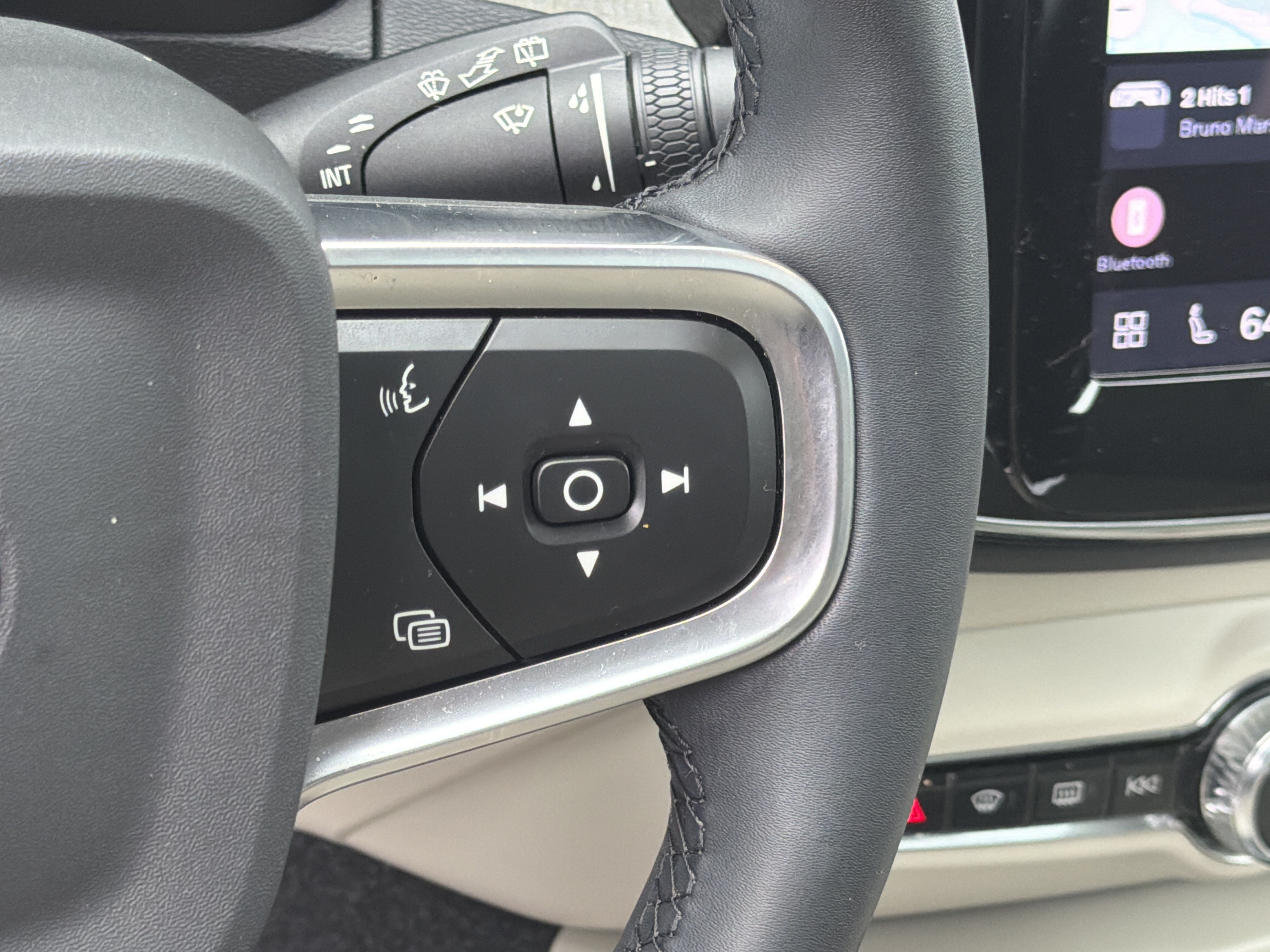 Certified 2024 Volvo XC40 B5 Plus AWD/4WD image 20