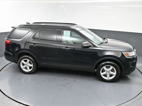 Used 2018 Ford Explorer 4WD w/ Class II Trailer Tow Package image 46