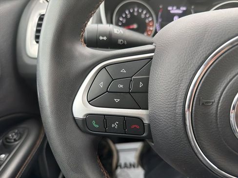 Certified 2021 Jeep Compass Latitude image 24