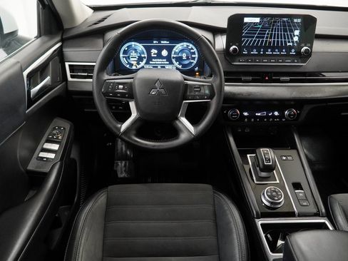 Used 2023 Mitsubishi Outlander SE image 23