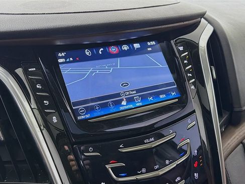 Used 2020 Cadillac Escalade Luxury image 18