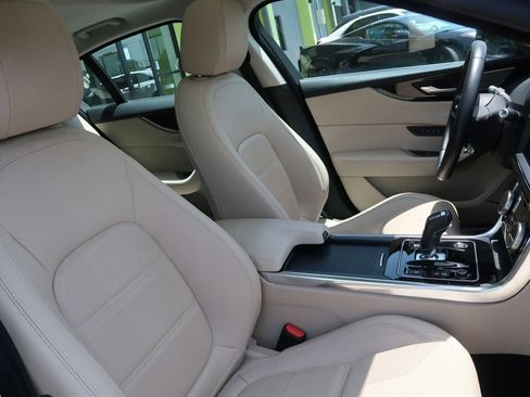 Used 2020 Jaguar XE S image 27