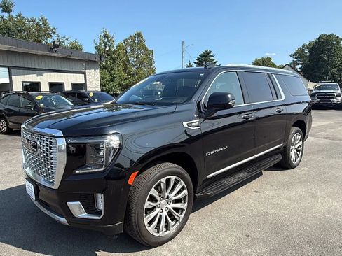 Used 2021 GMC Yukon XL Denali AWD/4WD image 3