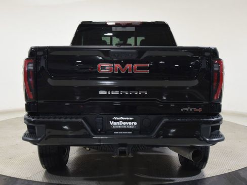 Used 2024 GMC Sierra 2500 AT4 w/ AT4 Premium Plus Package image 9