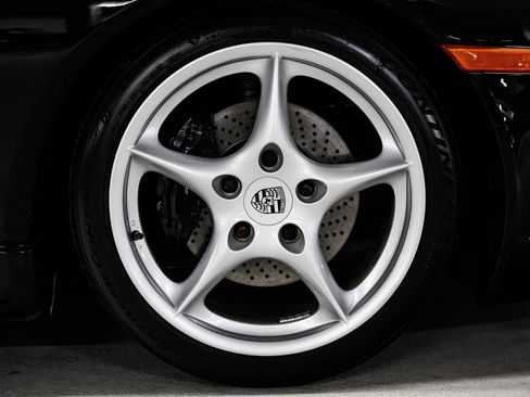 Used 2003 Porsche 911 Carrera 4S AWD/4WD image 38