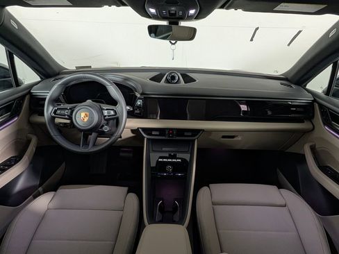 New 2026 Porsche Macan 4 Electric image 20