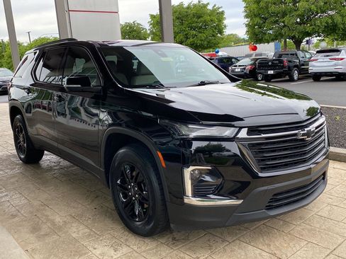 Used 2023 Chevrolet Traverse LS w/ Midnight/Sport Edition FWD image 3