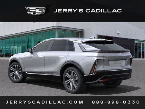 New 2024 Cadillac Lyriq Luxury AWD/4WD image 4
