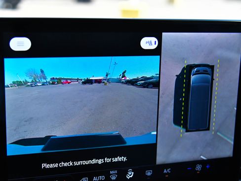 Used 2023 Ford Transit 350 XLT image 23