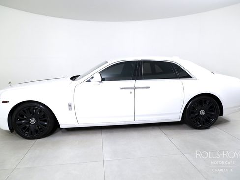 Used 2019 Rolls-Royce Ghost RWD image 3