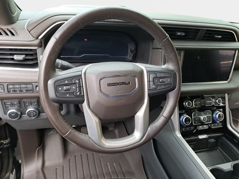 Used 2022 GMC Yukon XL Denali w/ Max Trailering Package AWD/4WD image 14