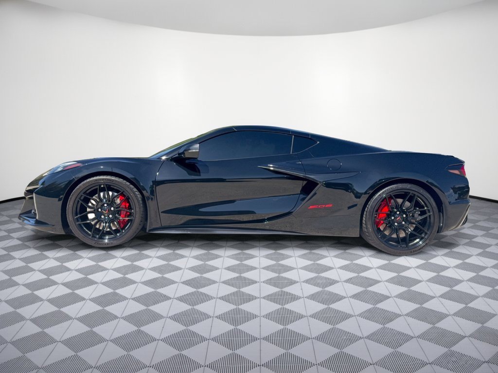 Used 2025 Chevrolet Corvette Z06 w/ Stealth Interior Trim Package RWD image 2