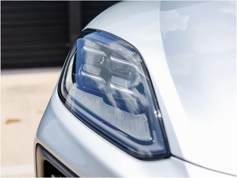 Certified 2025 Porsche Cayenne AWD/4WD image 13