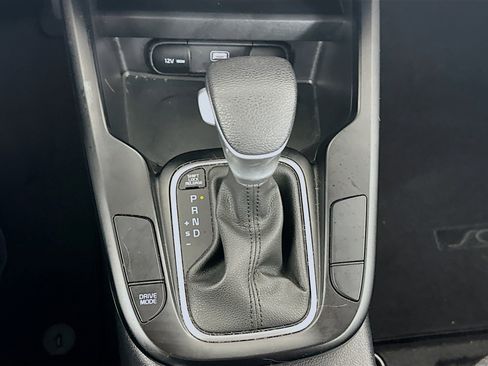 Used 2025 Kia Soul LX w/ LX Technology Package FWD image 23