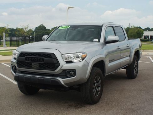 Used 2020 Toyota Tacoma SR5 RWD image 23
