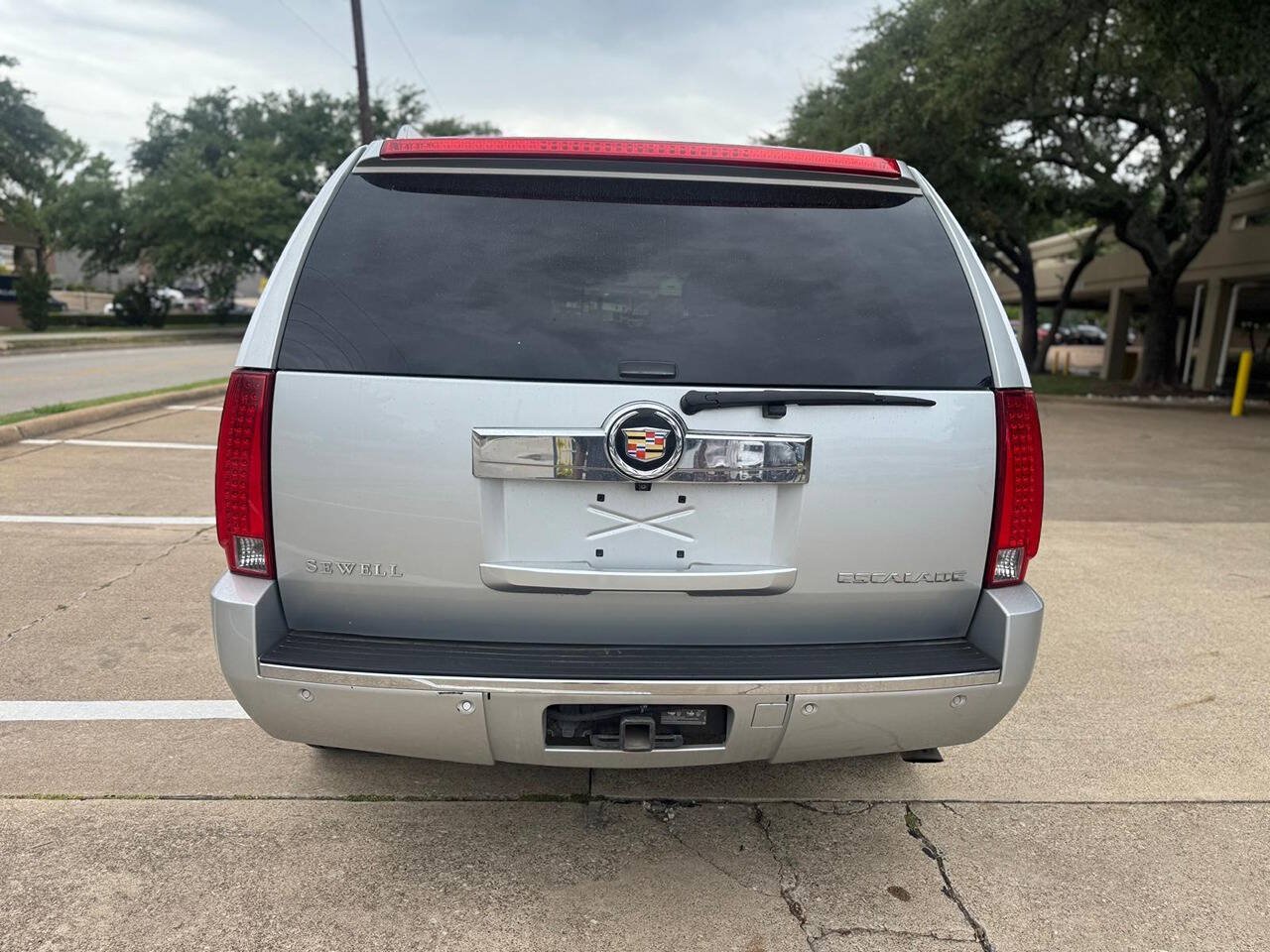 Used 2013 Cadillac Escalade Luxury RWD image 7