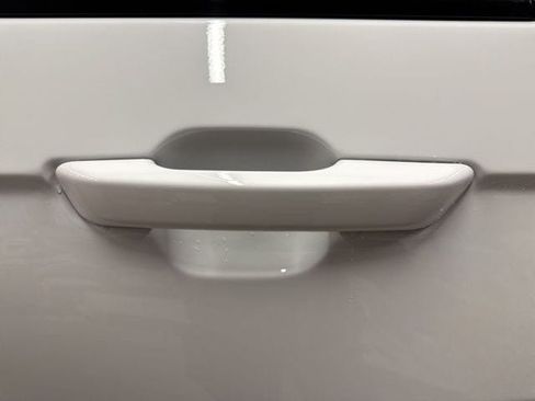 New 2025 Jeep Grand Cherokee L Altitude image 18