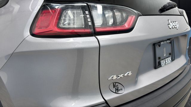 Used 2020 Jeep Cherokee Latitude AWD/4WD image 34
