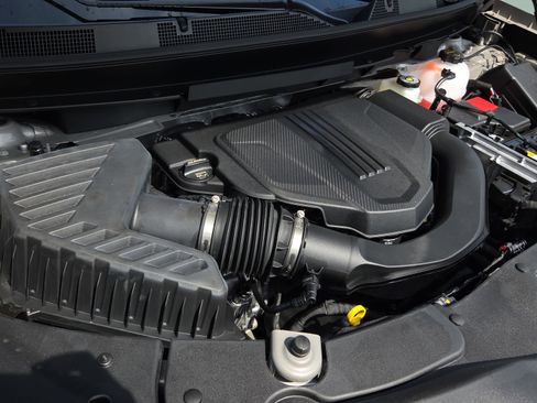 New 2026 Chevrolet Traverse Z71 w/ LPO, Floor Liner Package AWD/4WD image 17