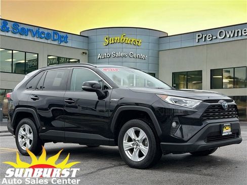 Used 2021 Toyota RAV4 XLE w/ Convenience Package AWD/4WD image 1