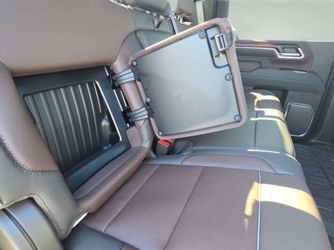 New 2026 GMC Sierra 3500 Denali w/ Denali Reserve Package image 18