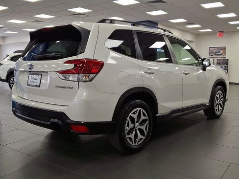 Certified 2023 Subaru Forester Premium AWD/4WD image 9
