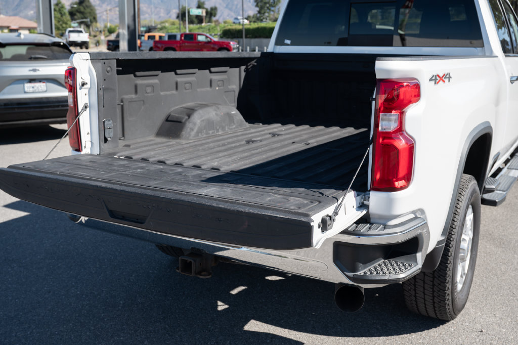 Used 2022 Chevrolet Silverado 2500 LTZ w/ LTZ Convenience Package AWD/4WD image 14