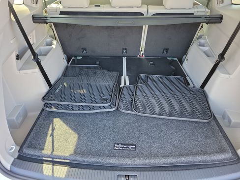 Used 2025 Volkswagen Atlas SE FWD image 7