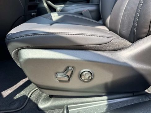 New 2027 Chrysler Pacifica Select FWD image 17