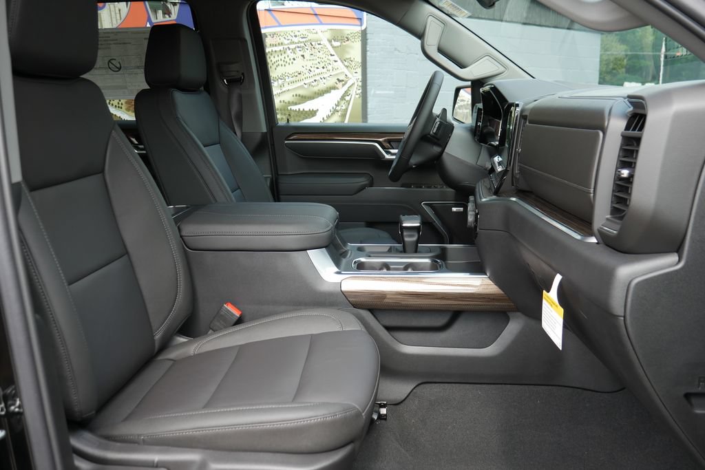 New 2026 Chevrolet Silverado 1500 RST w/ RST All Star Premium Package AWD/4WD image 9