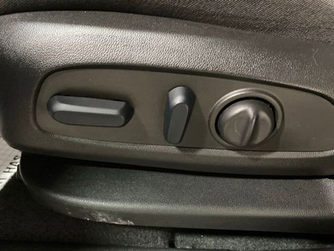 Used 2023 Chevrolet Equinox LT AWD/4WD image 16