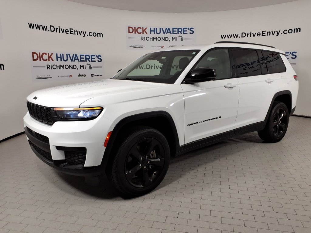 Used 2023 Jeep Grand Cherokee L Laredo AWD/4WD image 1