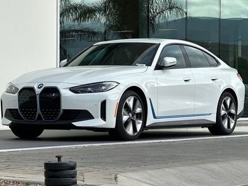 Used 2023 BMW i4 eDrive35 w/ Premium Package RWD image 7