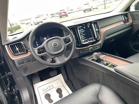 Used 2024 Volvo XC60 B5 Plus image 28