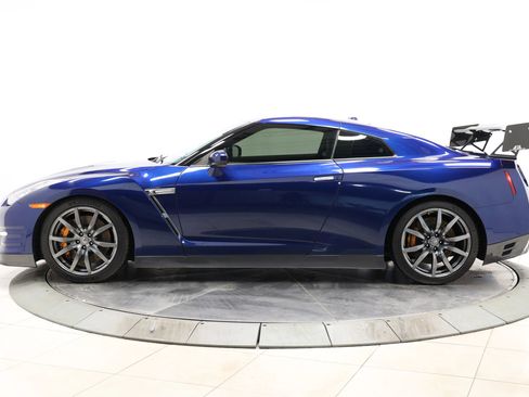Used 2014 Nissan GT-R Premium image 8