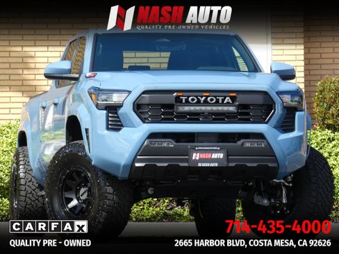 Used 2026 Toyota Tacoma SR5 AWD/4WD image 3
