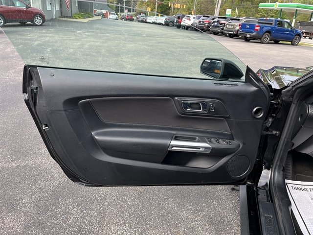 Used 2017 Ford Mustang Convertible RWD image 18