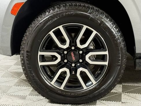 Used 2023 GMC Yukon AT4 w/ AT4 Premium Package AWD/4WD image 12