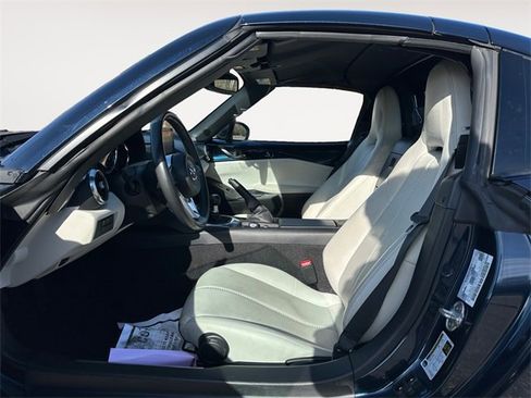 Used 2021 MAZDA MX-5 Miata RF Grand Touring image 9