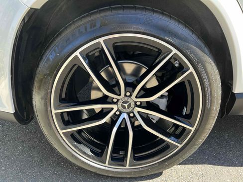 Used 2021 Mercedes-Benz GLS 580 4MATIC image 96