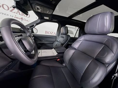 New 2026 Lincoln Navigator Reserve w/ Jet Appearance Package AWD/4WD image 22