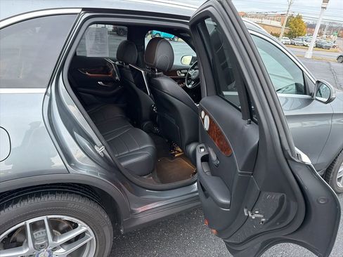 Used 2017 Mercedes-Benz GLC 300 4MATIC image 21